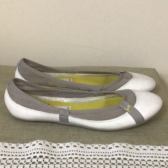 Puma white and gray slip on flats nice shape - Picture 4 of 12